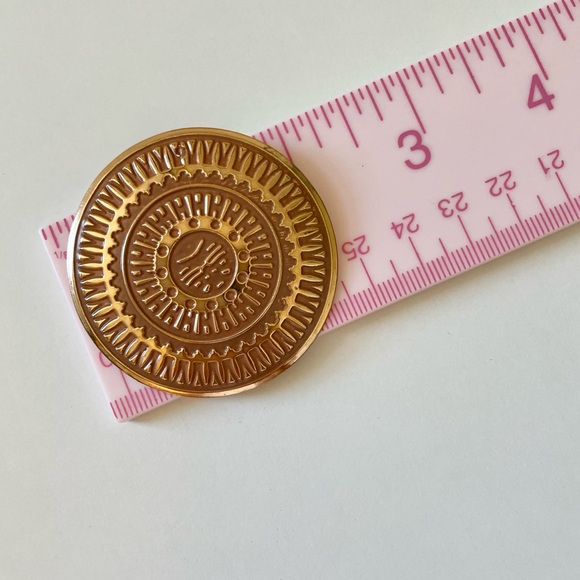 Large Round Medallion Disc Embossed Lightweight Gold-tone & Brown Boho E… - Picture 5 of 5